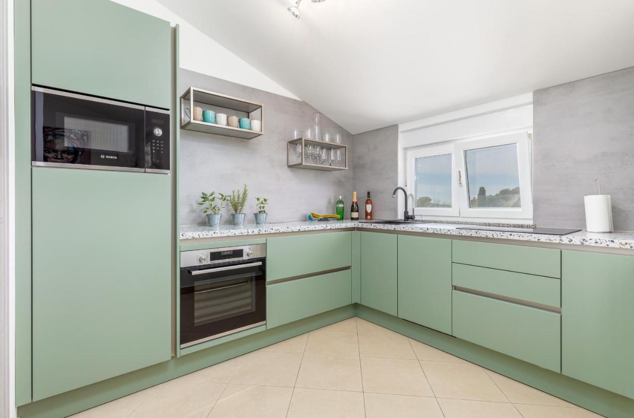 Apartment Vito With Sea View Fažana Екстериор снимка